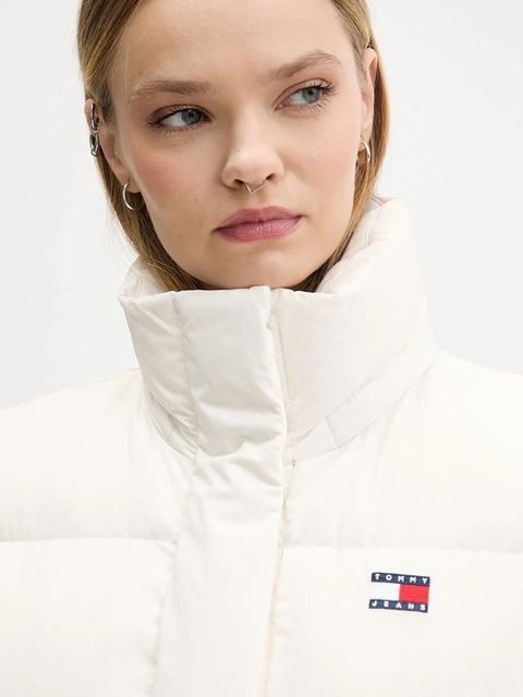 Tommy Jeans bezrękawnik puchowy kolor beżowy zimowy DW0DW21627