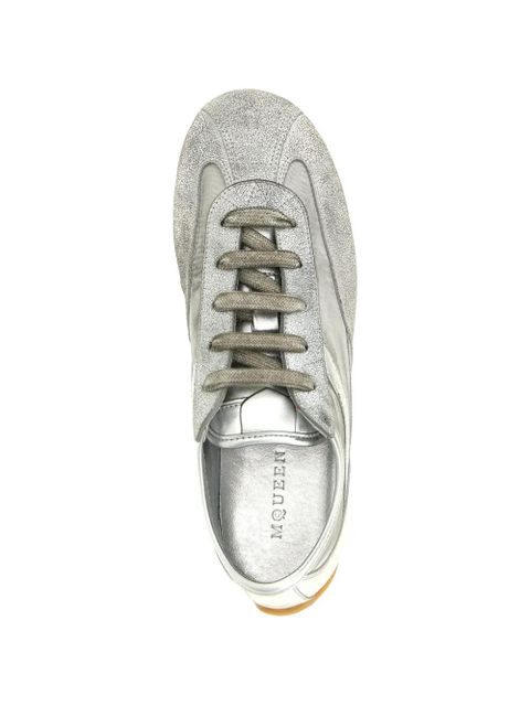 Alexander McQueen embossed-logo sneakers - Silver