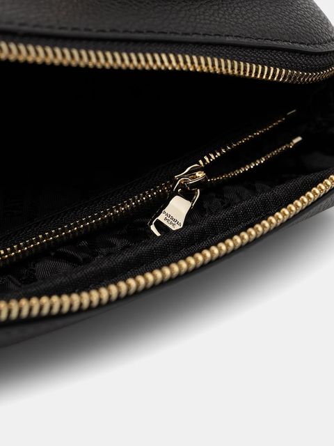 Patrizia Pepe kosmetyczka skórzana kolor czarny 8Q0027 L001