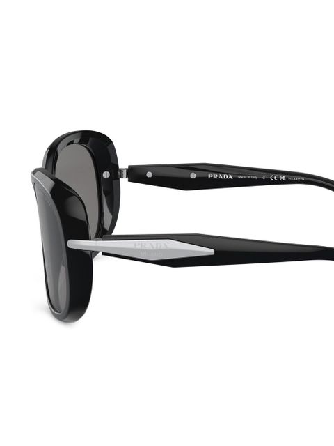 Prada Eyewear logo-arm detail sunglasses - Black