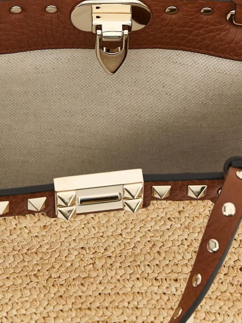 Valentino Garavani Rockstud woven raffia tote bag - Neutrals