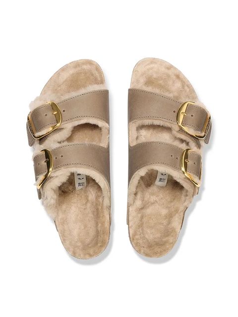 Birkenstock kapcie zamszowe Arizona Big Buckle Shearling kolor beżowy 1030384