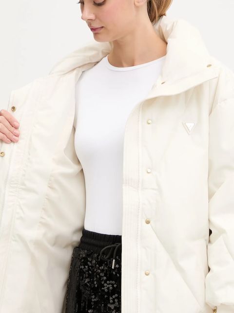 Guess kurtka STEFY kolor beżowy zimowa V5BL13 WHHZ2