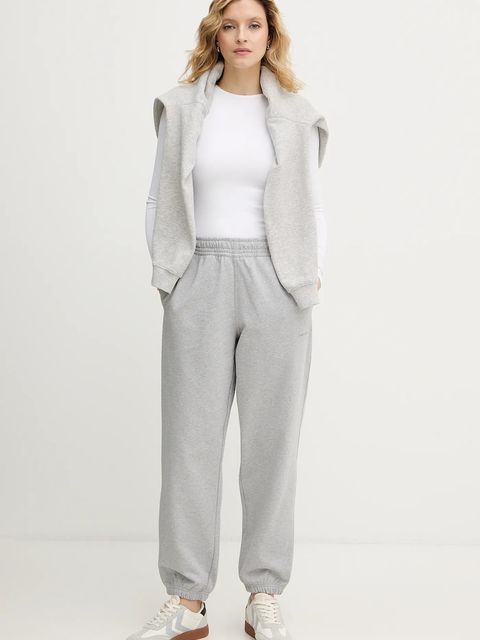 Calvin Klein Jeans spodnie dresowe damskie kolor szary z nadrukiem LV047E826G - zdjęcie produktu nr 2