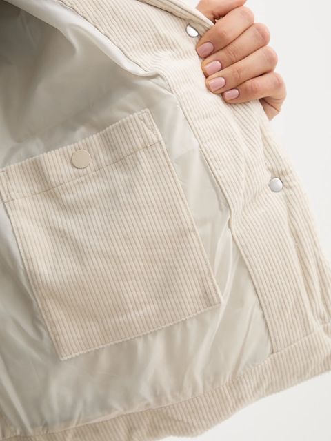 Calvin Klein Jeans kurtka sztruksowa puchowa kolor beżowy zimowa LV044D527G