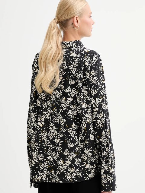 Marc O'Polo koszula damska kolor czarny regular z kołnierzykiem klasycznym 509098842295