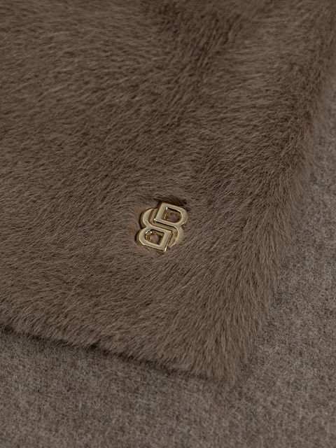 BOSS szalik z dodatkiem wełny damski kolor brązowy gładki 50552112