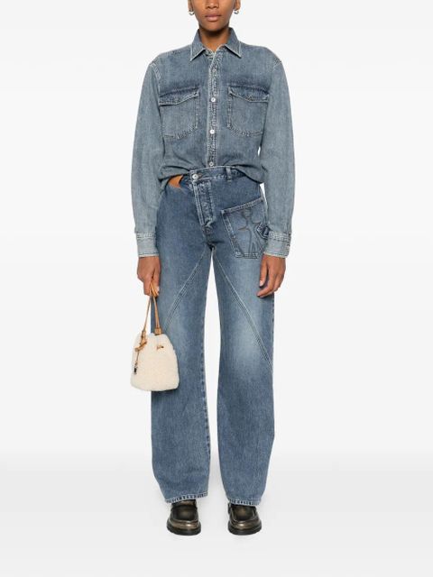 JW Anderson twisted-effect logo-patch denim jeans - Blue