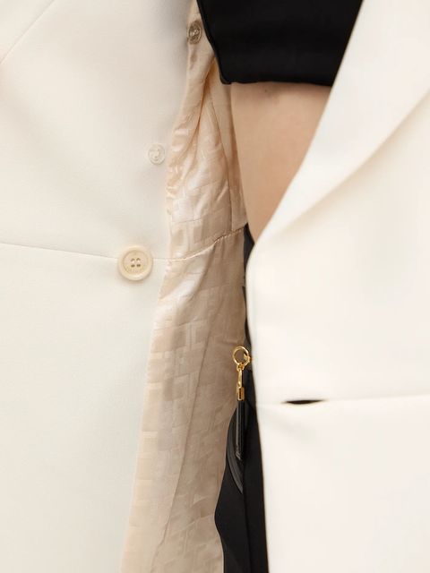 Elisabetta Franchi marynarka kolor beżowy dwurzędowa gładka GI17256E2