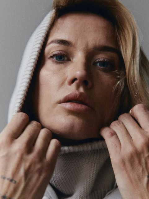 MUUV. kominiarka CALLA kolor beżowy - zdjęcie produktu nr 2