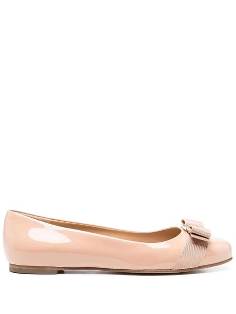 Ferragamo Varina patent leather ballerina shoes - Neutrals - zdjęcie produktu nr 1