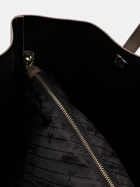 Patrizia Pepe torebka skórzana kolor granatowy 2B0130 L148