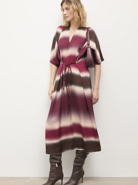 Answear.LAB sukienka kolor bordowy midi prosta - zdjęcie produktu nr 1