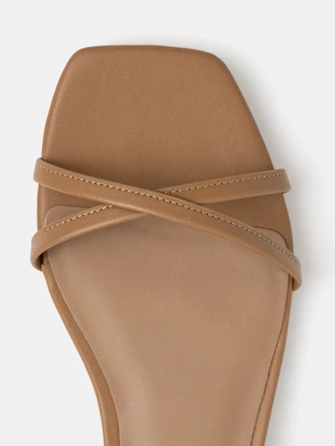 BOSS sandały skórzane Charlize damskie kolor brązowy 50542217