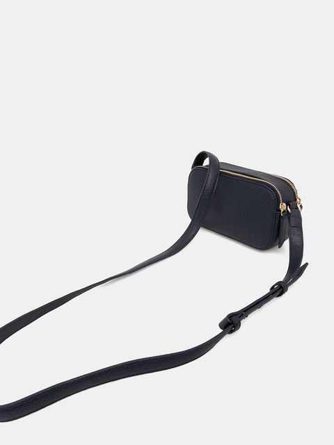 Tommy Hilfiger torebka kolor granatowy AW0AW18153