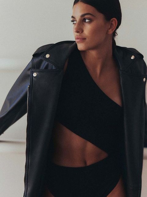 MUUV. body bawełniane EN FACE kolor czarny cold shoulder