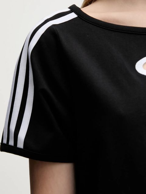 adidas Originals t-shirt Offshoulder Tee damski kolor czarny KC8796