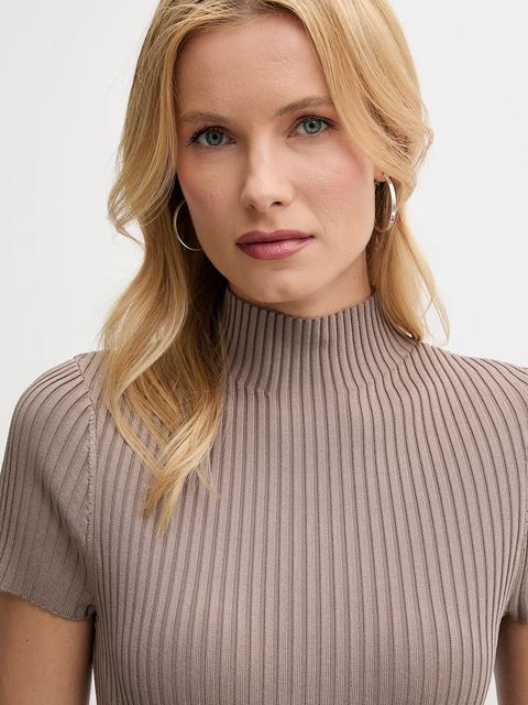 Guess sweter JAYLA damski kolor beżowy z półgolfem W5YR04 Z0040