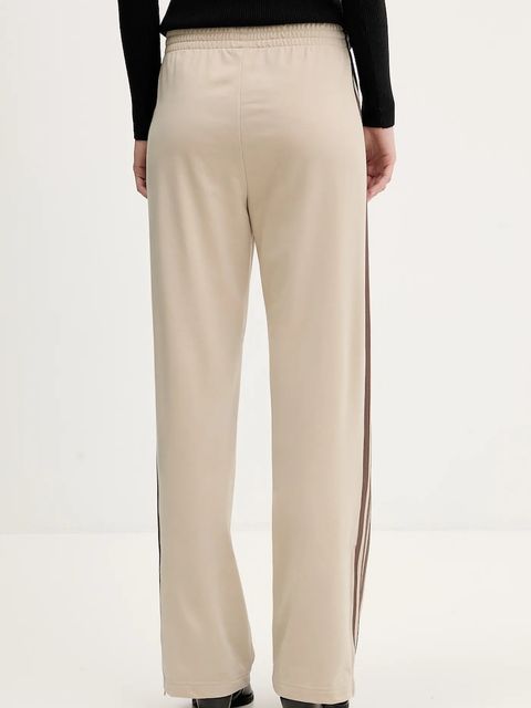 adidas Originals spodnie dresowe Firebird damskie kolor beżowy gładkie KD3660 - zdjęcie produktu nr 2
