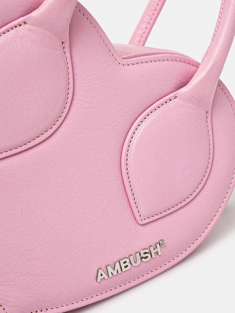 AMBUSH torebka skórzana Heart Top Handle Bag kolor różowy 12115033