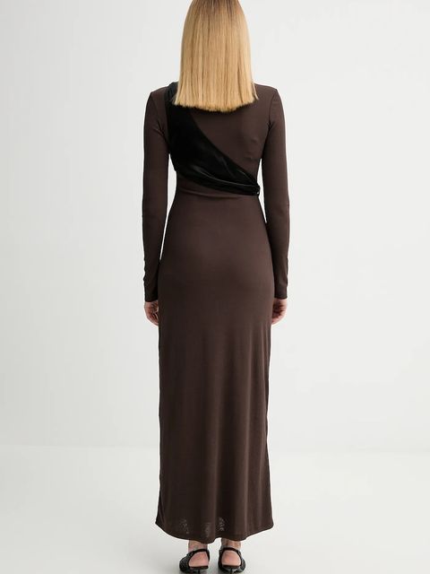 Nanushka sukienka kolor brązowy maxi dopasowana NW25FWDR21377
