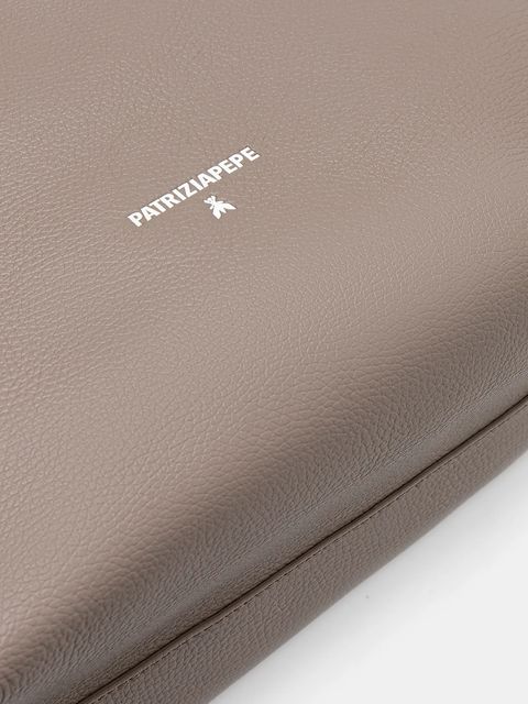 Patrizia Pepe torebka skórzana kolor granatowy 2B0130 L148