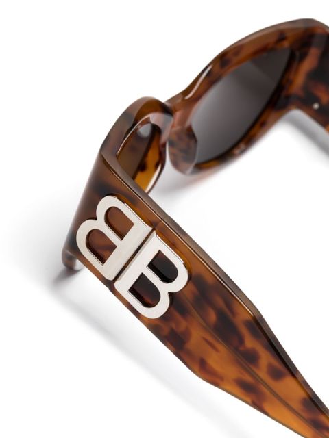 Balenciaga Eyewear logo-plaque cat-eye sunglasses - Brown