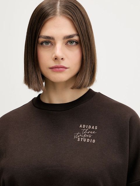 adidas bluza damska kolor brązowy z nadrukiem KT0873