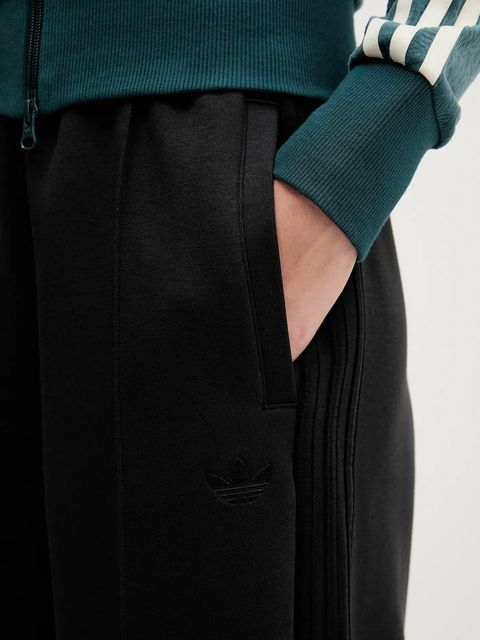 adidas Originals spodnie dresowe Spacer 3S Tp damskie kolor czarny gładkie JV7500