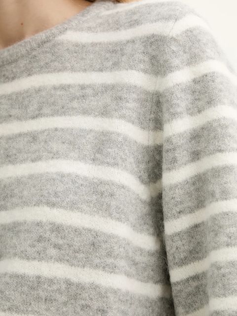 Gestuz sweter z dodatkiem wełny