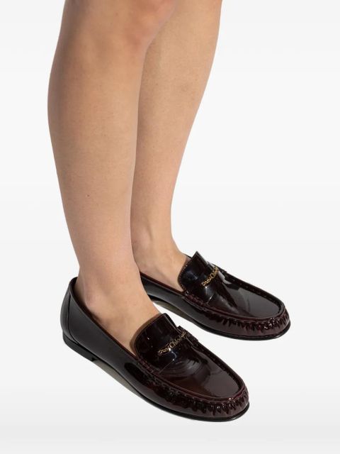 Chloé logo-appliqué leather loafers - Brown