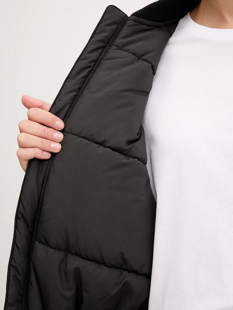 The North Face kurtka bomber Choqa kolor czarny zimowa oversize NF0A8F1WJK31