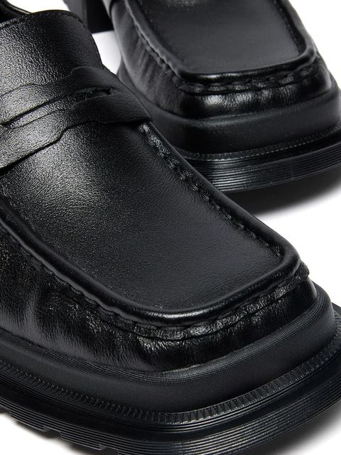 Dr. Martens mokasyny skórzane Maybole Loafer damskie kolor czarny na platformie DM42063001