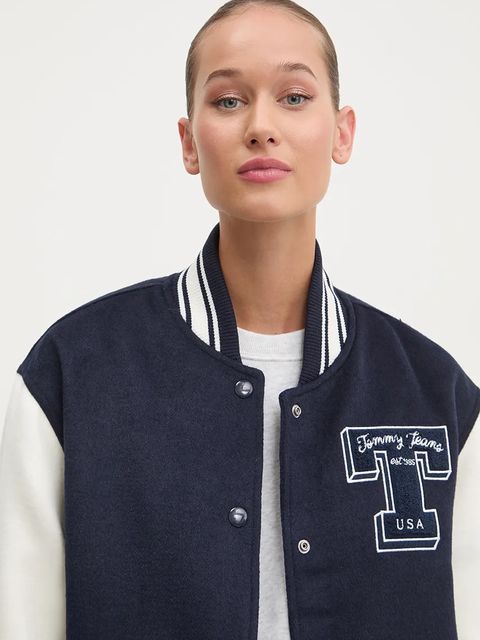 Tommy Jeans kurtka bomber z domieszką wełny kolor granatowy przejściowa DW0DW18845