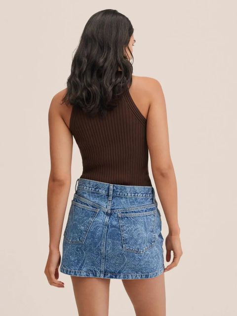 Top z prążkowanej dzianiny