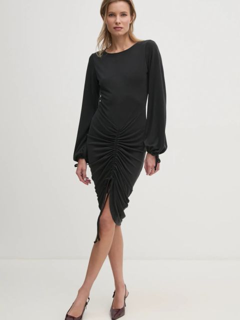 Answear.LAB sukienka kolor czarny midi dopasowana