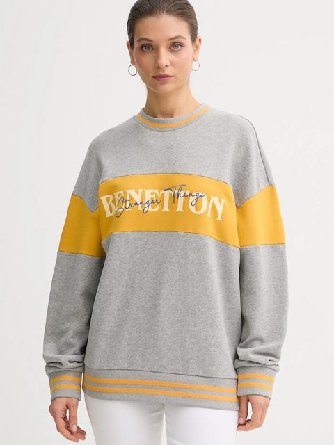 United Colors of Benetton bluza bawełniana x Stranger Things kolor szary z nadrukiem 342ZU10BA - zdjęcie produktu nr 1