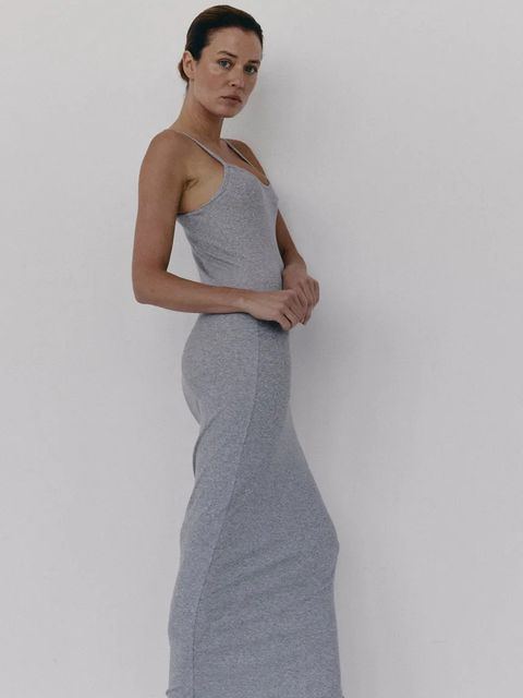 MUUV. sukienka JORDE kolor szary maxi dopasowana