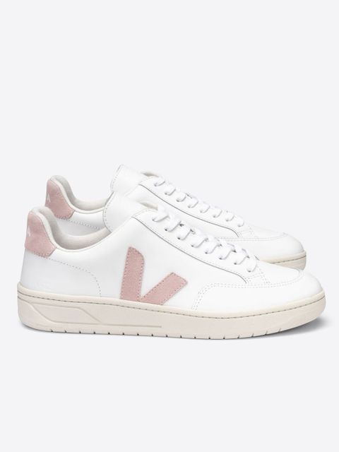 VEJA - Skórzane sneakersy V-12 - zdjęcie produktu nr 1