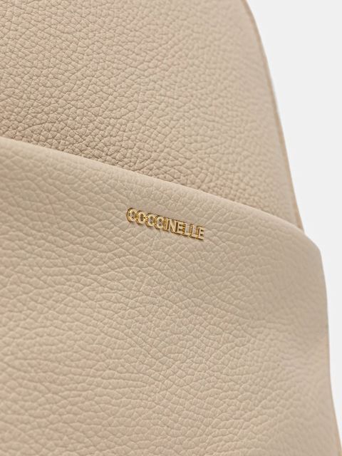 Coccinelle plecak skórzany NORY damski kolor beżowy mały gładki E1 U45 14 02 01