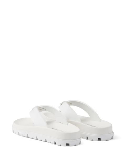 Prada triangle-logo flip flops - White