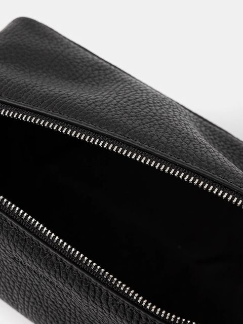 Coccinelle kosmetyczka skórzana kolor czarny E5.MUK.95.G3.01