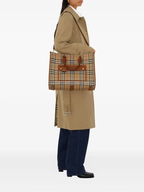 Burberry medium Freya tote bag - Brown