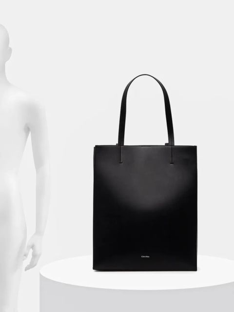 Calvin Klein torebka skórzana kolor czarny LV04F3000G