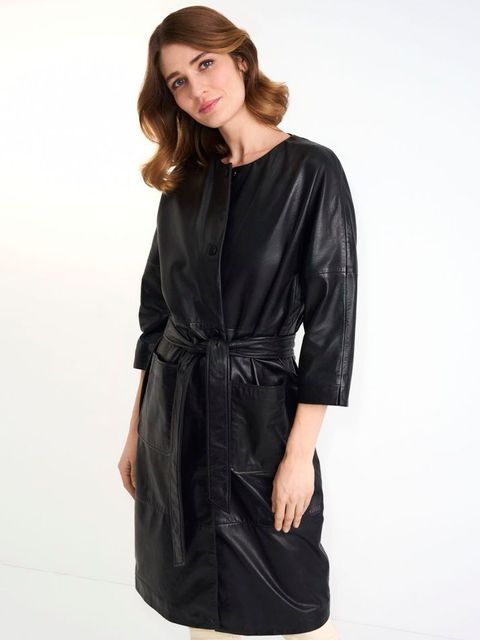Czarny skórzany płaszcz damski z paskiem