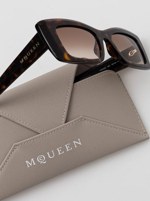 Alexander McQueen okulary przeciwsłoneczne damskie kolor brązowy AM0526S