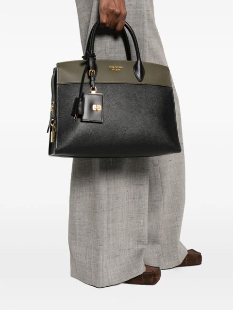 Prada padlock-detail shoulder bag - Black