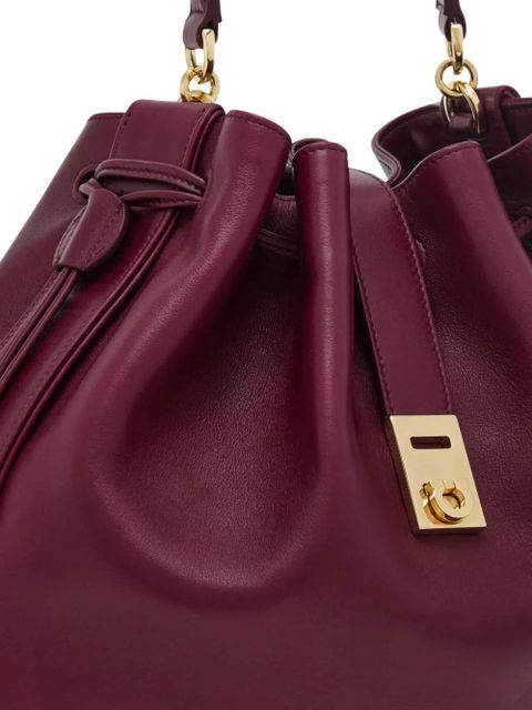 Ferragamo drawstring Gancini-detail bucket bag - Red