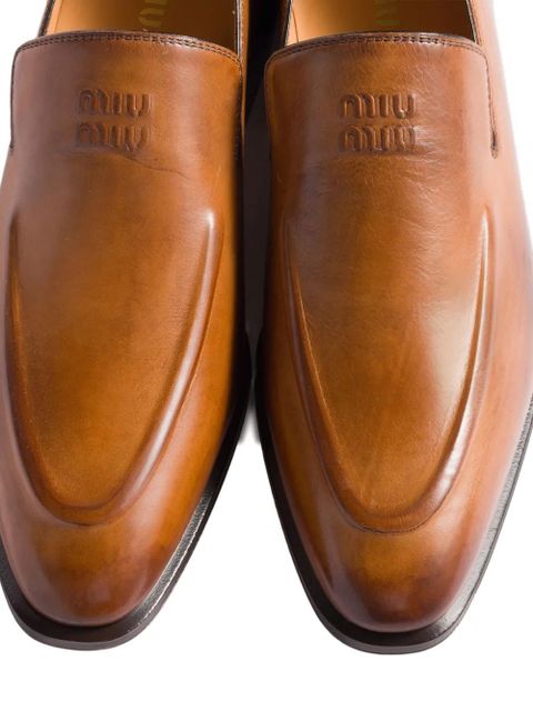 Miu Miu embossed-logo loafers - Brown