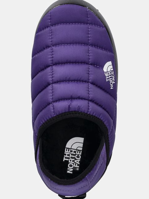 The North Face kapcie Thermoball Traction Mule V kolor fioletowy NF0A3V1HS961